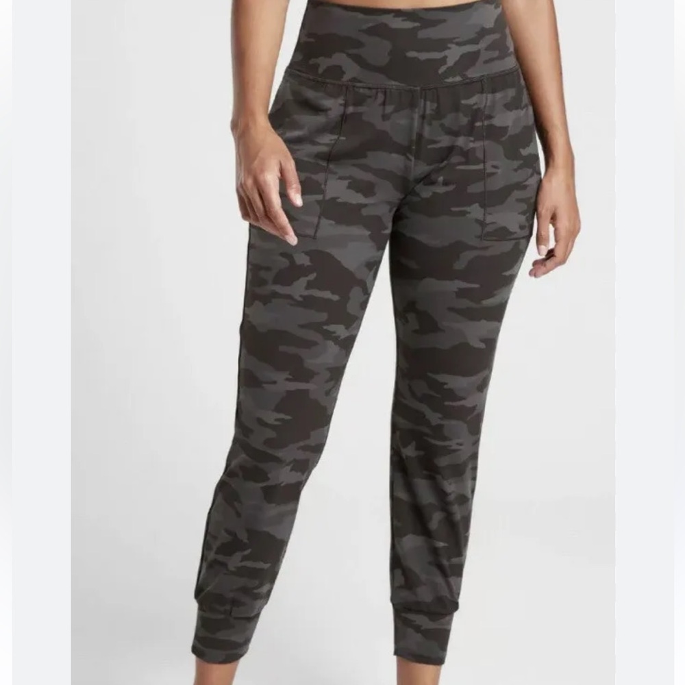 ATHLETA SALUTATION HIGH RISE JOGGER